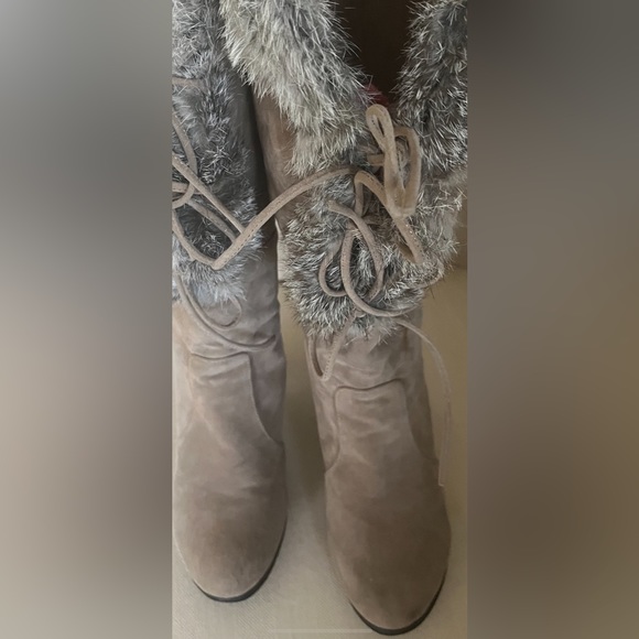SALE fur boot trim with faux suede. Worn only a few times. Size8 - Picture 2 of 6